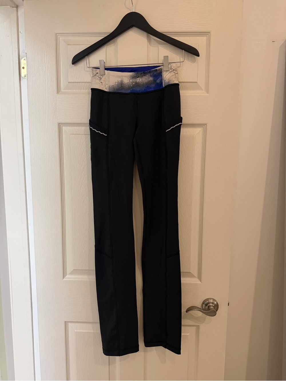 Lululemon Black Athletic Boot-Leg Pants with Blue Patterned Waistband
